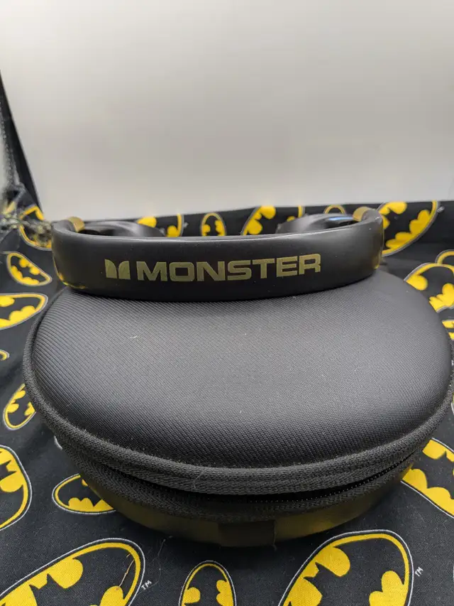Monster Persona SE BT Headphones w/Case (#2887) - Photo 6