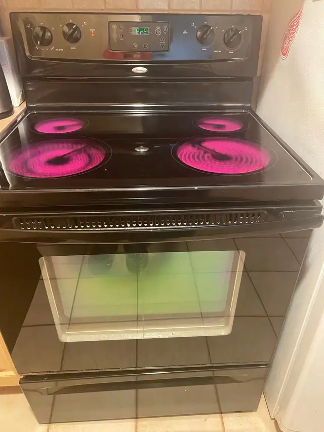 Whirlpool Oven - Photo 2