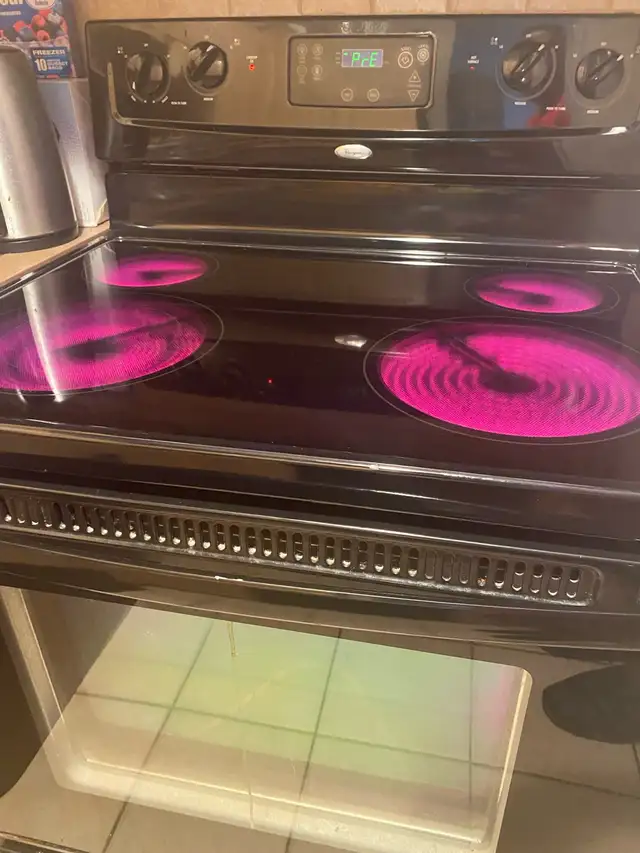 Whirlpool Oven - Photo 3