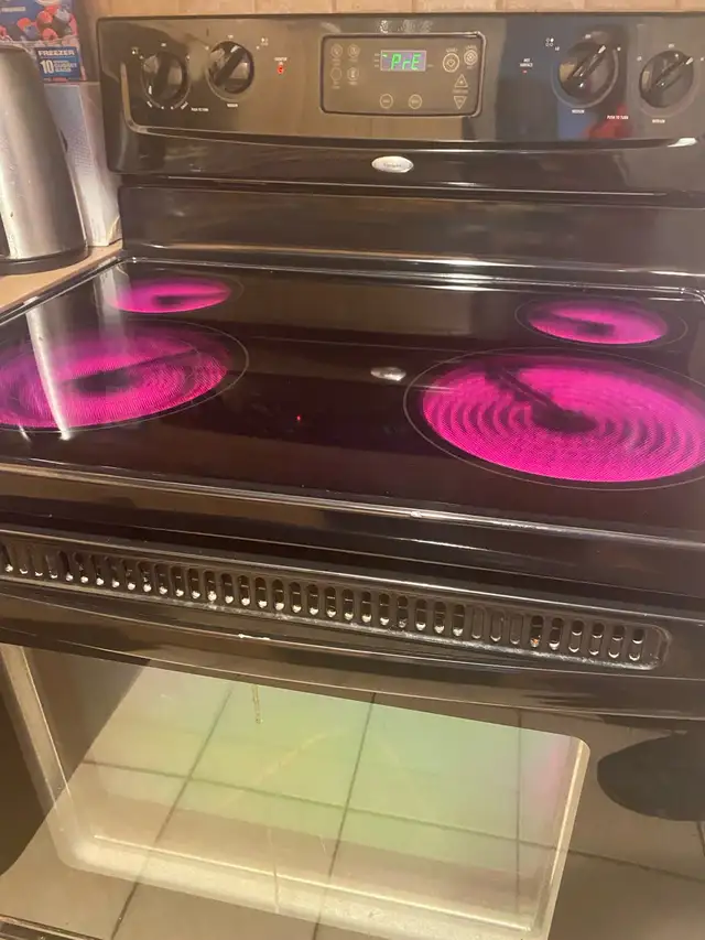 Whirlpool Oven - Photo 4