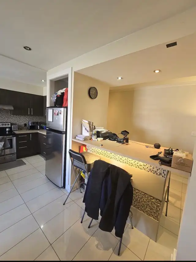 4-1/2 APARTMENT ON COTES DES NEIGES - Photo 2