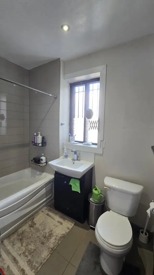 4-1/2 APARTMENT ON COTES DES NEIGES - Photo 7