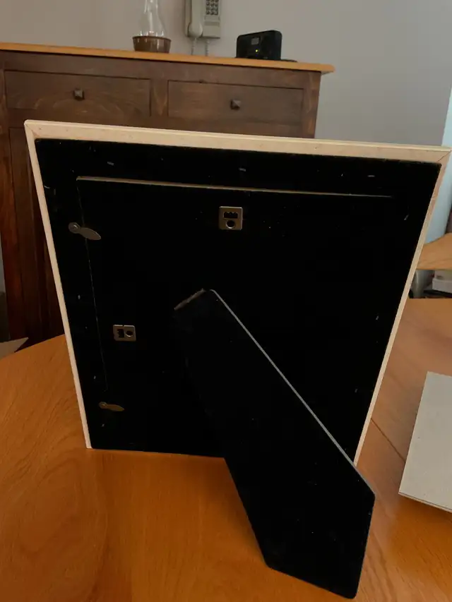 8"X 10" MALDEN INTERNATIONAL PICTURE FRAME - Photo 2