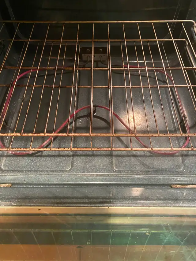 Whirlpool Electric Stove - Photo 6