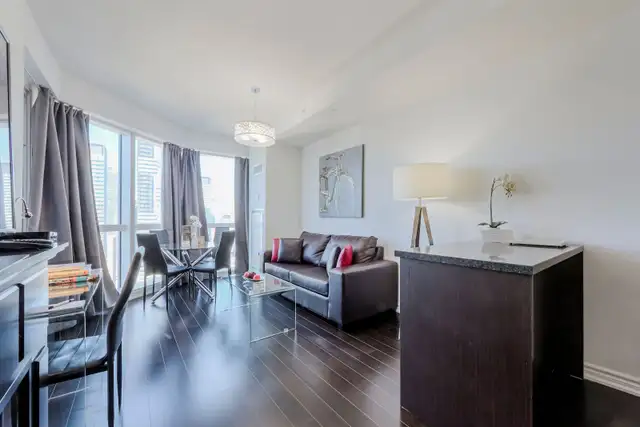 2 Bedroom Furnished Condo | Walk to SickKids & Toronto General - Photo 9