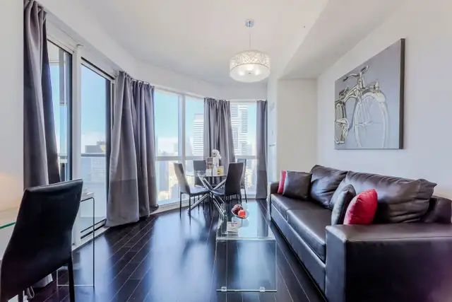 2 Bedroom Furnished Condo | Walk to SickKids & Toronto General - Photo 10