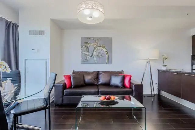 2 Bedroom Furnished Condo | Walk to SickKids & Toronto General - Photo 14