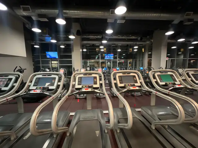 2 Bedroom Furnished Condo | Walk to SickKids & Toronto General - Photo 16