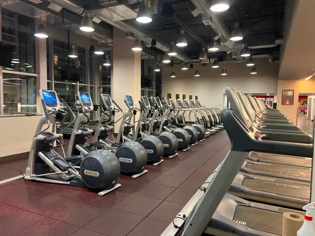 2 Bedroom Furnished Condo | Walk to SickKids & Toronto General - Photo 19