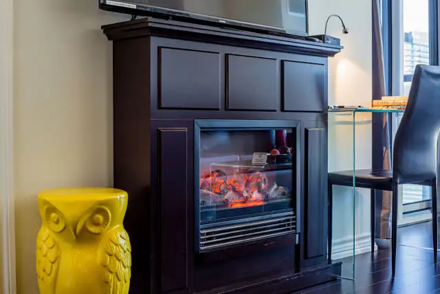 2 Bedroom Furnished Condo | Walk to SickKids & Toronto General - Photo 24