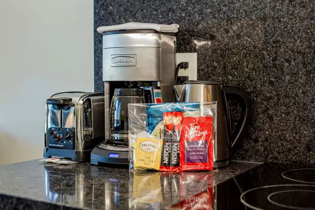 2 Bedroom Furnished Condo | Walk to SickKids & Toronto General - Photo 25