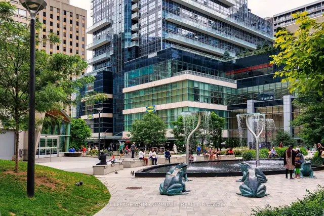 2 Bedroom Furnished Condo | Walk to SickKids & Toronto General - Photo 28