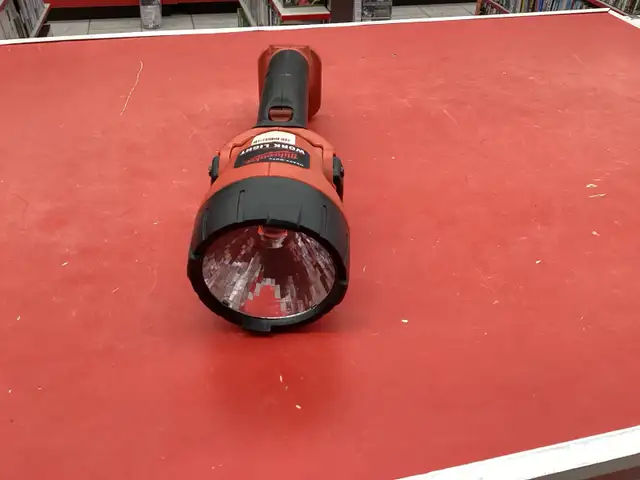 lampe de poche Milwaukee outil seulement - Photo 2