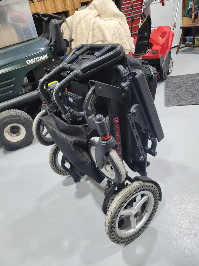 Foldable power wheelchair - Photo 4