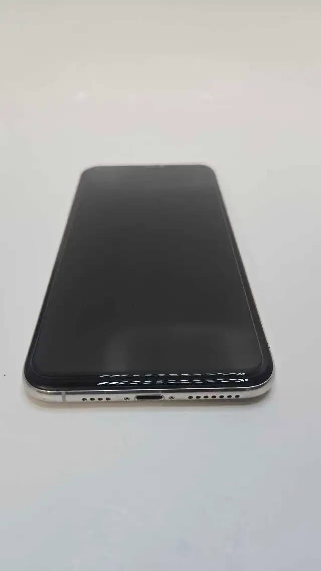 iPhone XS Max – 64GB – Great Condition – Unlocked - Photo 3