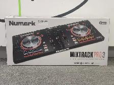 Numark Mixtrack Pro 3