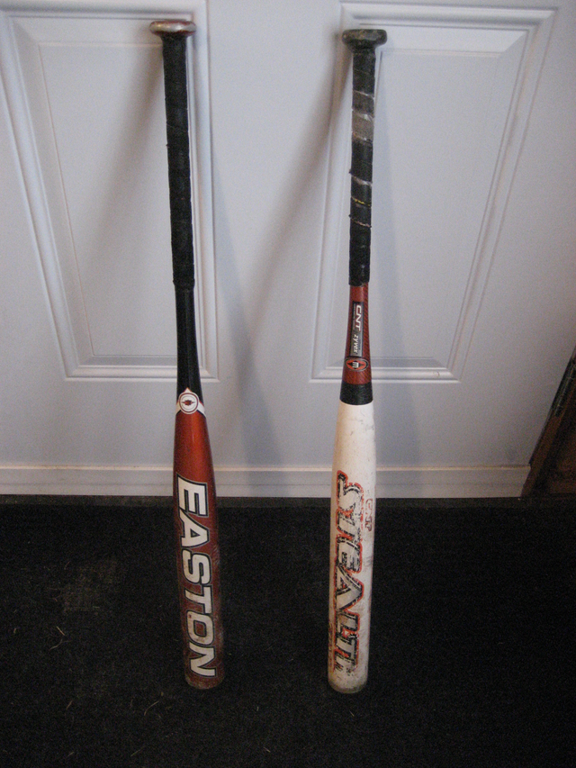 2 Easton aluminum softball bats - Photo 2