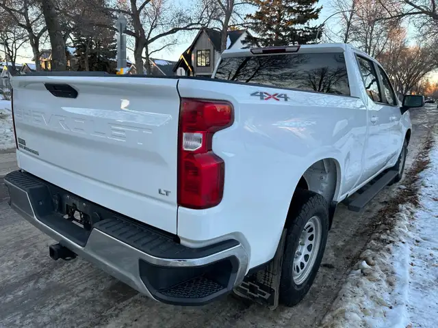 2022 Chevrolet Silverado 1500 5.3L V8 LT 4x4 - Photo 2