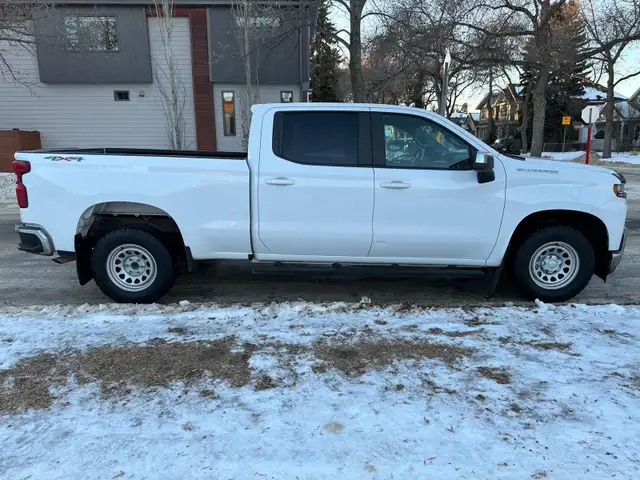 2022 Chevrolet Silverado 1500 5.3L V8 LT 4x4 - Photo 3