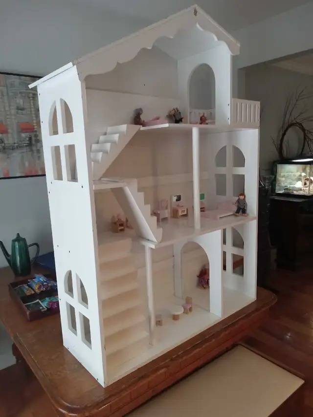Beautiful Doll House - Photo 4