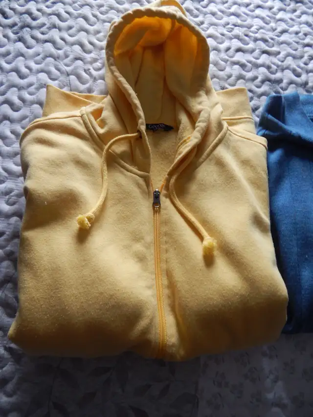 2XL Full zipper front, Pockets, Hoodie, Like NEW - Photo 2