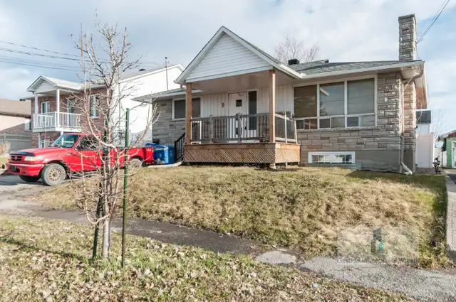 Apartement à Louer - 9 rue Donald Saint-Jacques #2