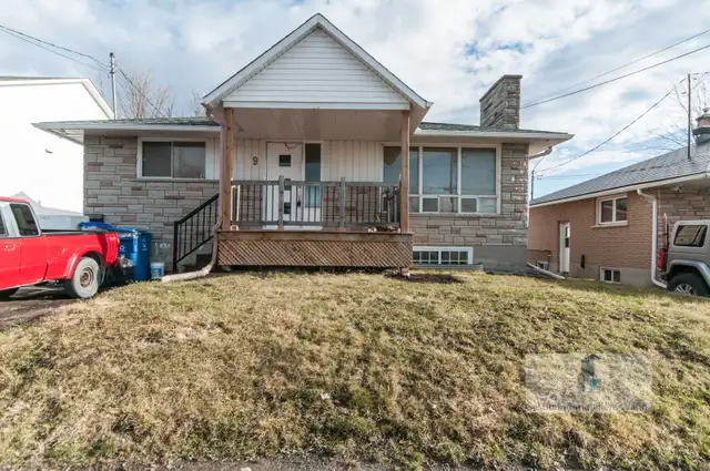 Apartement à Louer - 9 rue Donald Saint-Jacques #2 - Photo 2