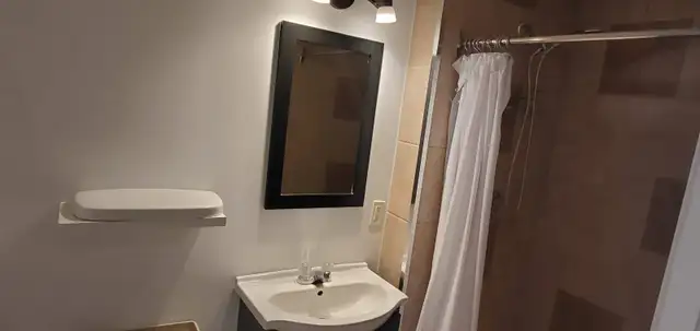 Apartement à Louer - 9 rue Donald Saint-Jacques #2 - Photo 11