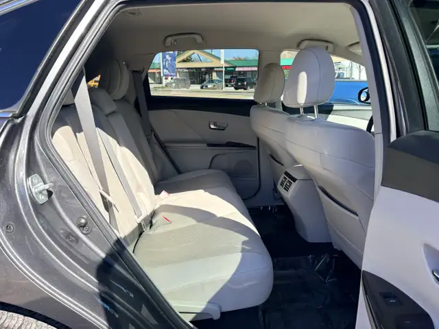2011 Toyota Venza Base AWD 2.7L Carfax Clean Certified - Photo 14