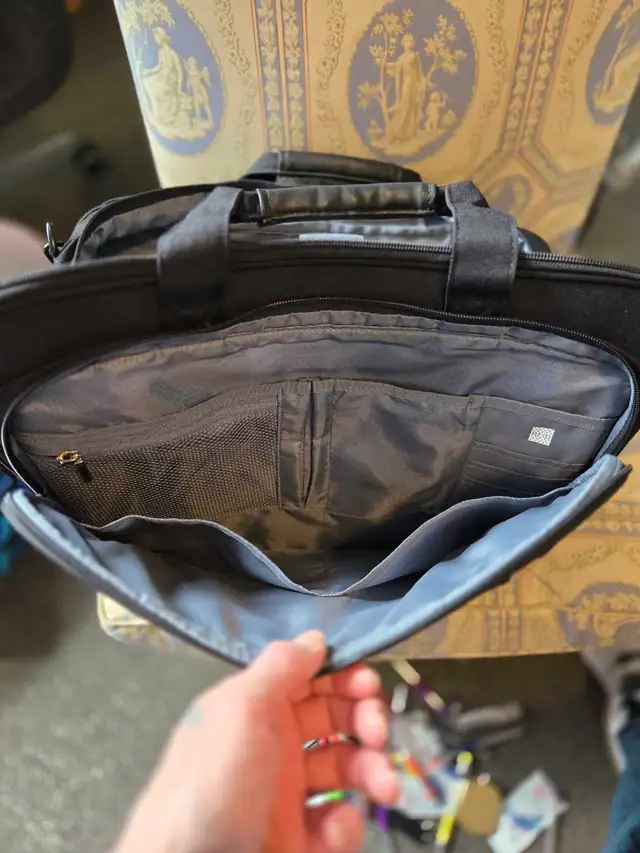 EMPSIGN Stylish Laptop Bag.. - Photo 2