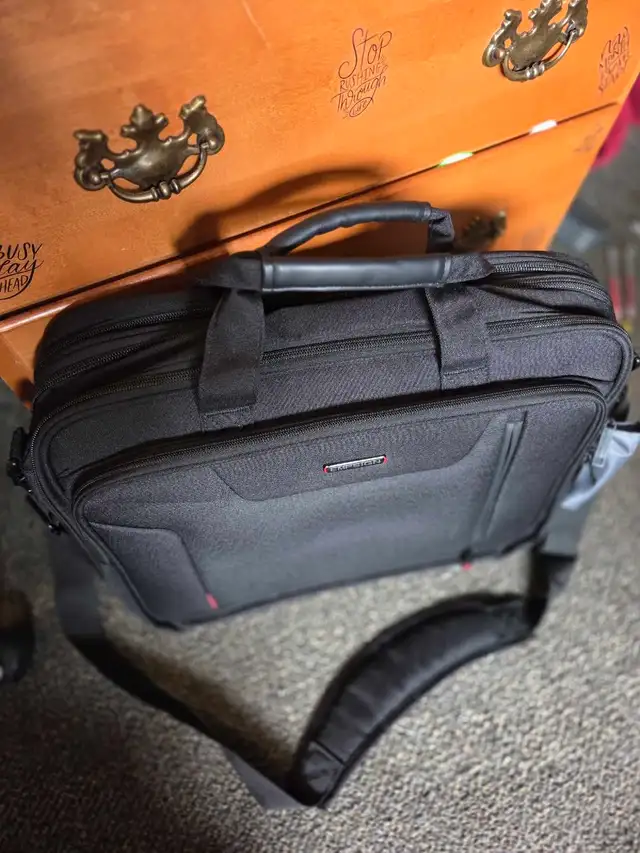 EMPSIGN Stylish Laptop Bag.. - Photo 6