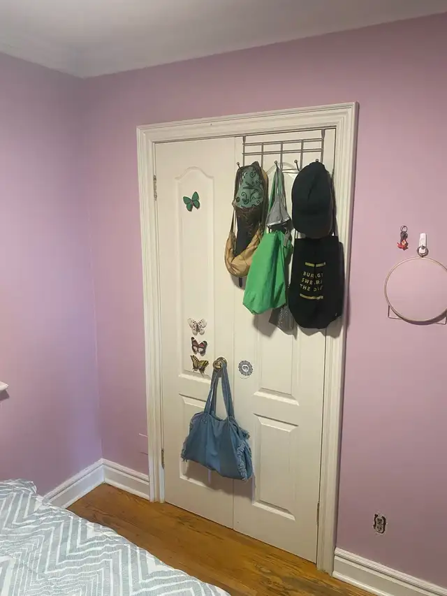 May 1: Female Roommates wanted - Photo 3