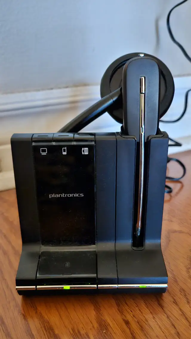 PLANTRONICS WIRELESS HEADSET (3 QTY)