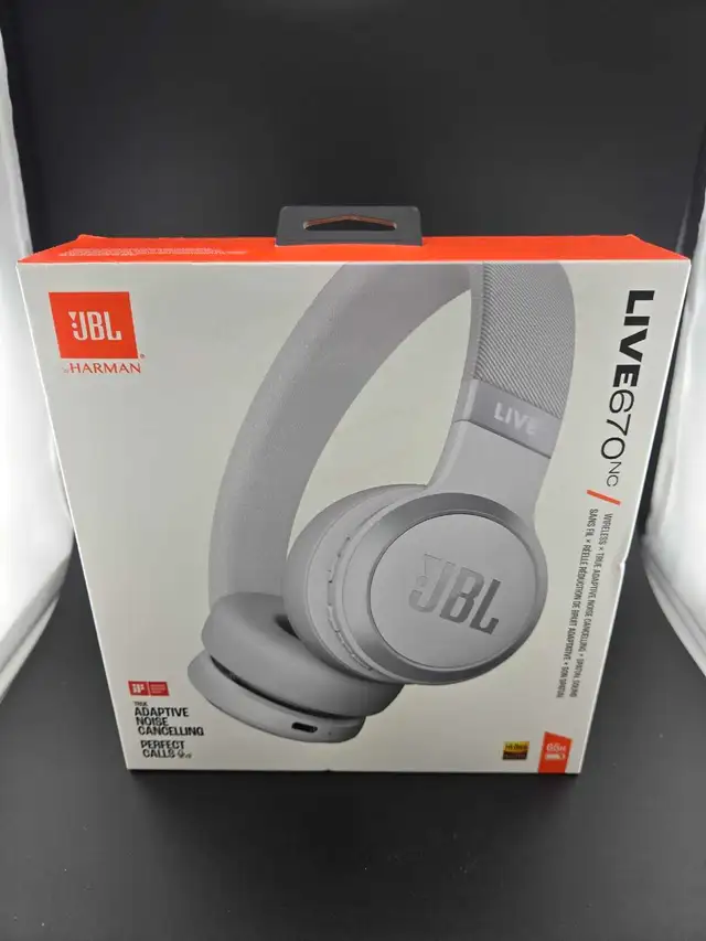 JBL LIVE 670NC Like New In Box
