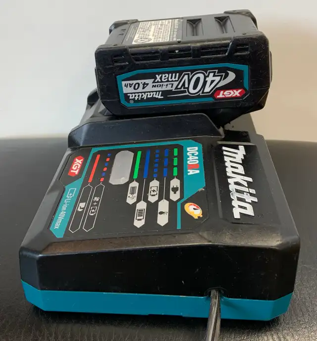 Makita 40V Battery   Fast Charger - Photo 2