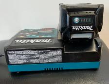 Makita 40V Battery   Fast Charger - Photo 3