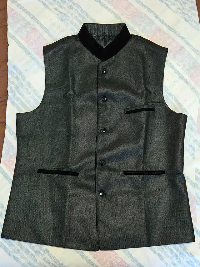 BRAND NEW MEN'S VEST (SIZE 44 - BLUE/BLACK) - Photo 2