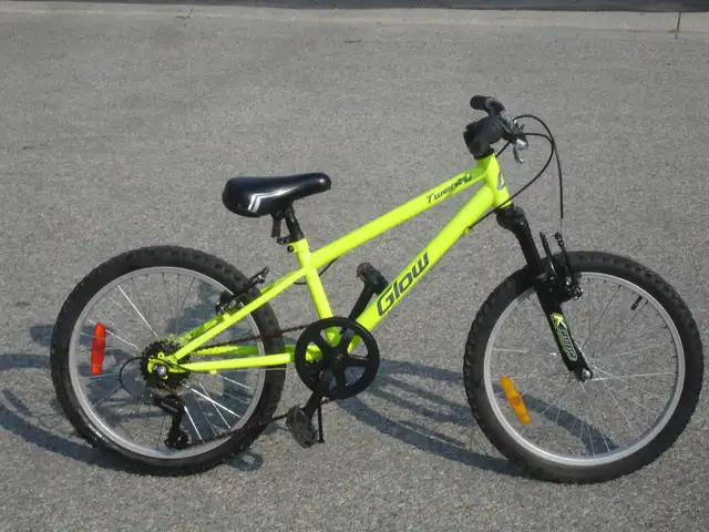 OUTGROWN NOW & GREAT SHAPE BOY'S 20' GLOW 7 SPD WITH SUSPENSION! - Photo 3