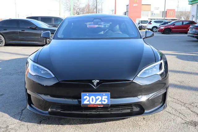 2025 Tesla Model S - Photo 2