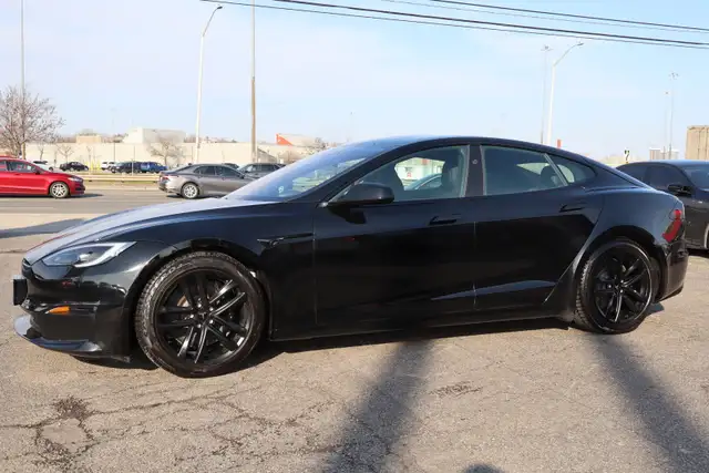 2025 Tesla Model S - Photo 3