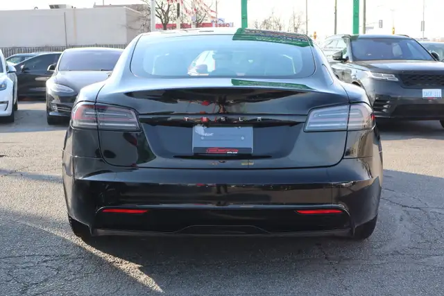 2025 Tesla Model S - Photo 6
