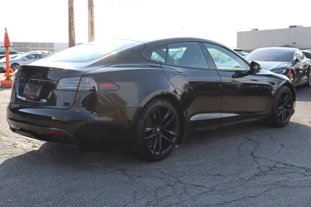 2025 Tesla Model S - Photo 7