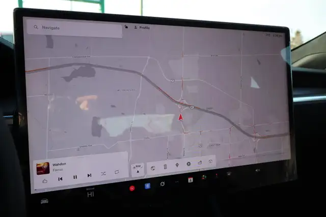 2025 Tesla Model S - Photo 16