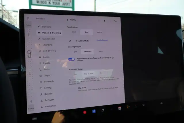 2025 Tesla Model S - Photo 21