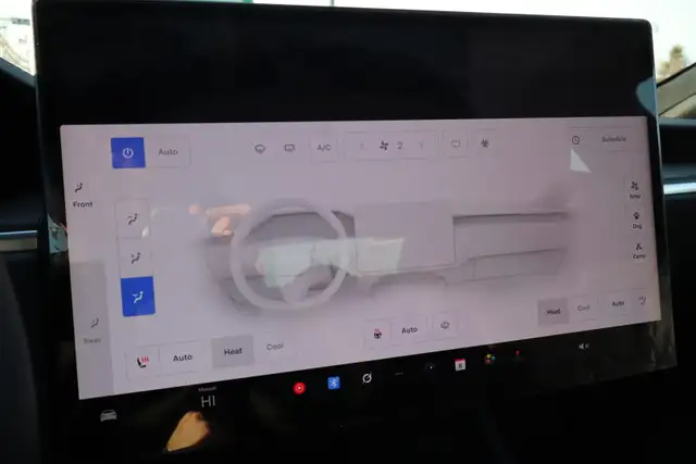 2025 Tesla Model S - Photo 23