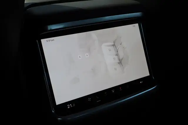 2025 Tesla Model S - Photo 25