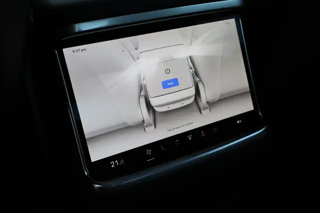 2025 Tesla Model S - Photo 26