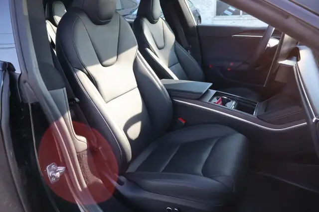 2025 Tesla Model S - Photo 29