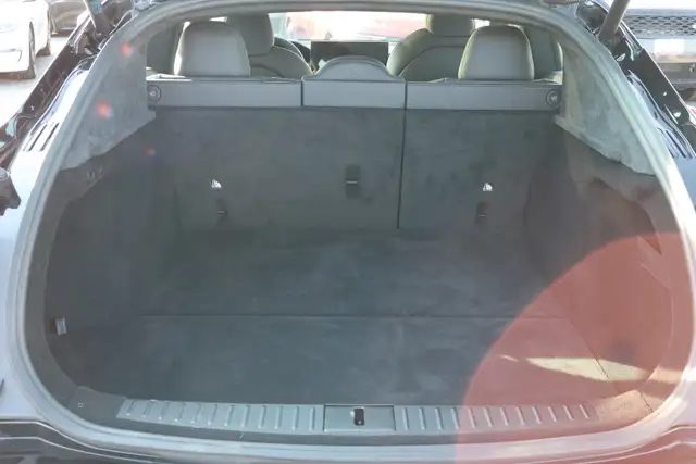 2025 Tesla Model S - Photo 33