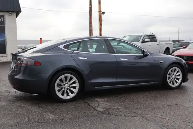 2020 Tesla Model S - Photo 7